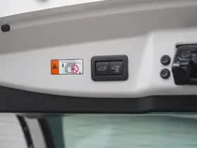 Toyota Prius (2025) thumbnail 11