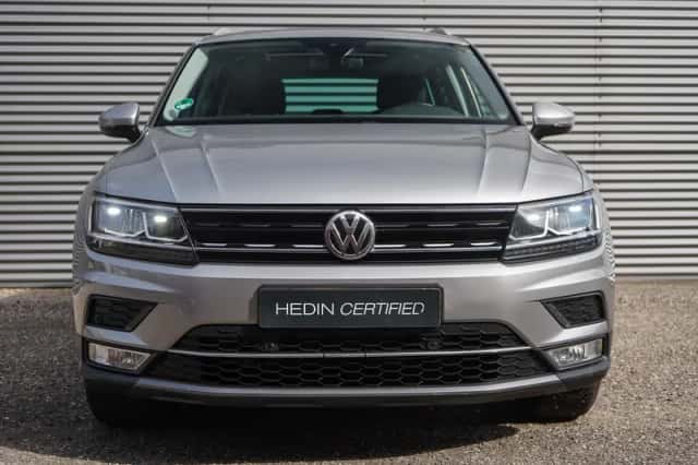 Volkswagen Tiguan (2016) thumbnail 2