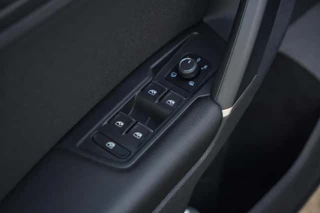 Volkswagen Tiguan (2016) thumbnail 14