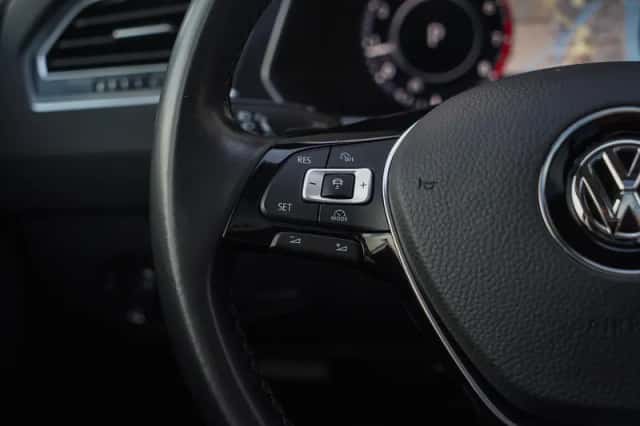 Volkswagen Tiguan (2016) thumbnail 18
