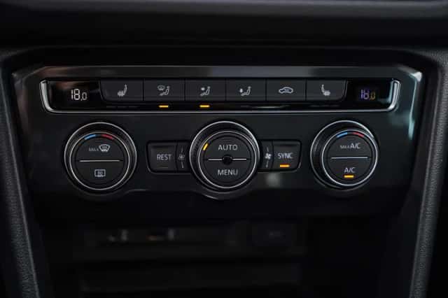 Volkswagen Tiguan (2016) thumbnail 21