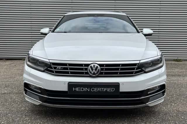 Volkswagen Passat (2019) thumbnail 4