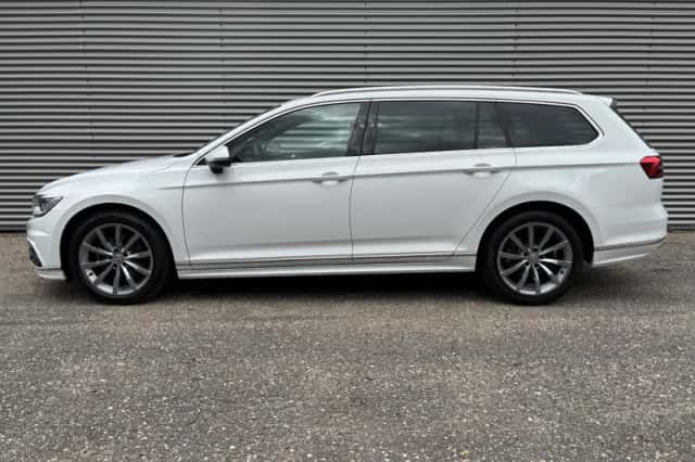 Volkswagen Passat (2019) thumbnail 5