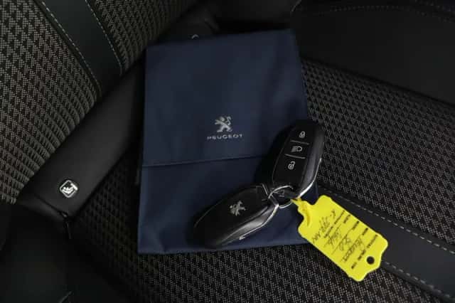 Peugeot 208 (2021) thumbnail 9
