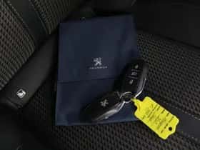 Peugeot 208 (2021) thumbnail 9