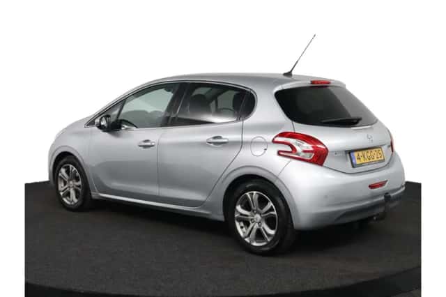 Peugeot 208 (2013) thumbnail 11
