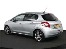 Peugeot 208 (2013) thumbnail 11