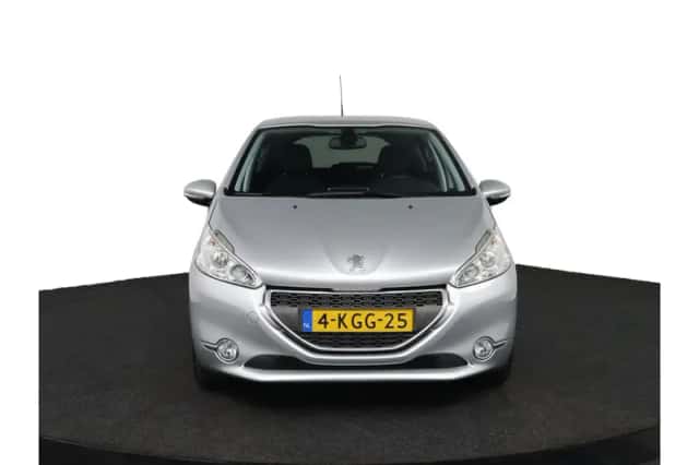 Peugeot 208 (2013) thumbnail 15