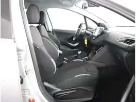 Peugeot 208 (2013) thumbnail 18