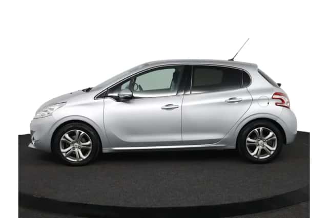 Peugeot 208 (2013) thumbnail 3