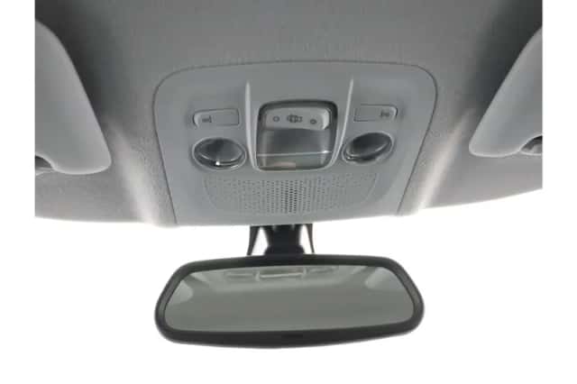 Peugeot 208 (2013) thumbnail 26