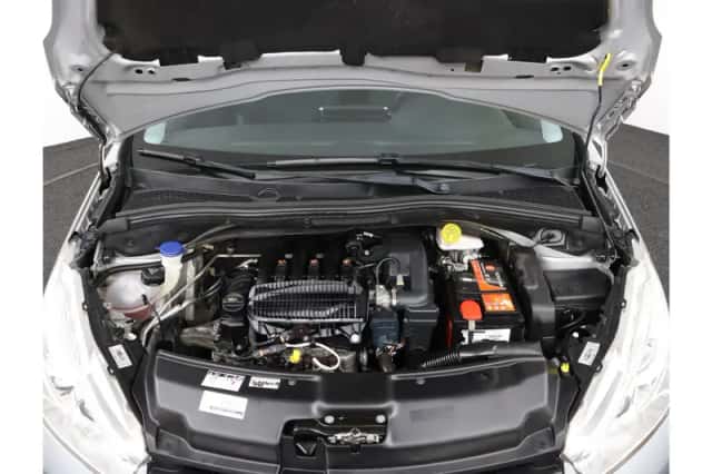 Peugeot 208 (2013) thumbnail 27