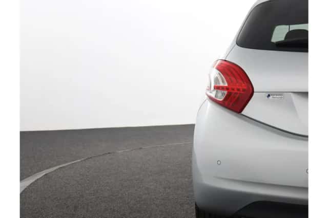 Peugeot 208 (2013) thumbnail 33