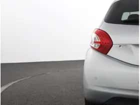 Peugeot 208 (2013) thumbnail 33