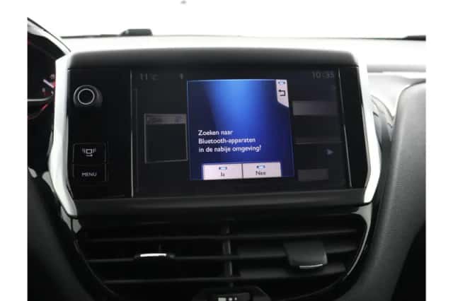 Peugeot 208 (2013) thumbnail 37