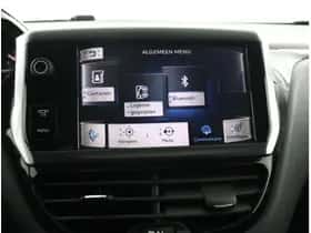 Peugeot 208 (2013) thumbnail 38