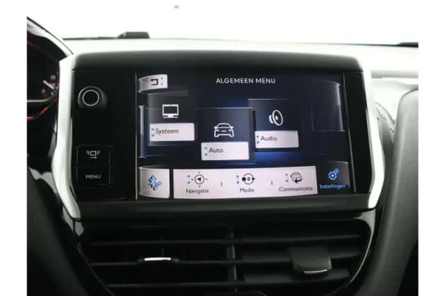 Peugeot 208 (2013) thumbnail 39