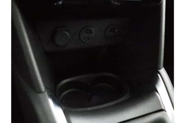 Peugeot 208 (2013) thumbnail 40