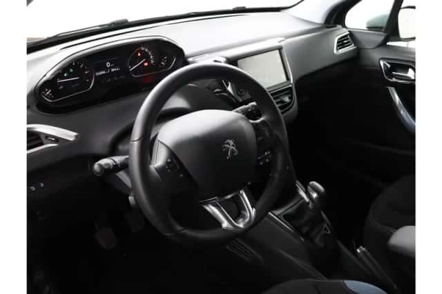 Peugeot 208 (2013) thumbnail 41