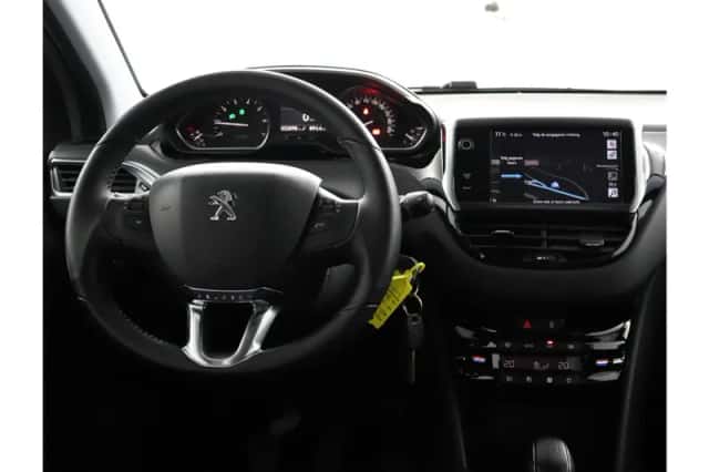 Peugeot 208 (2013) thumbnail 42