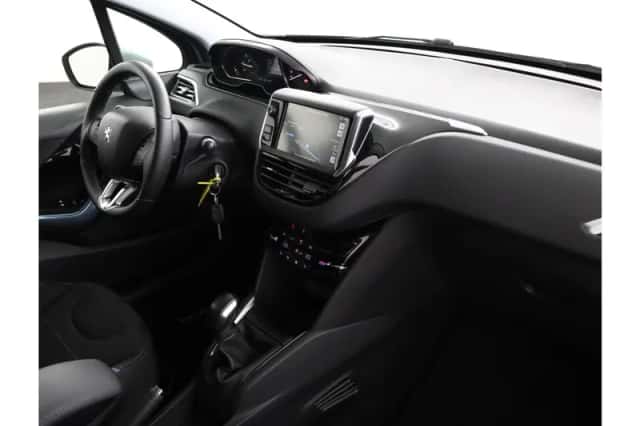 Peugeot 208 (2013) thumbnail 43