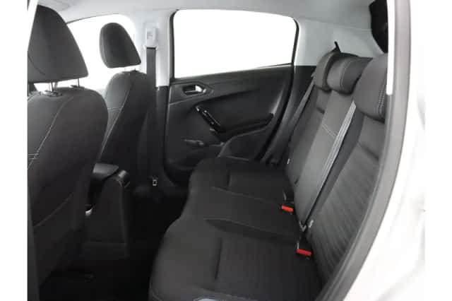 Peugeot 208 (2013) thumbnail 6