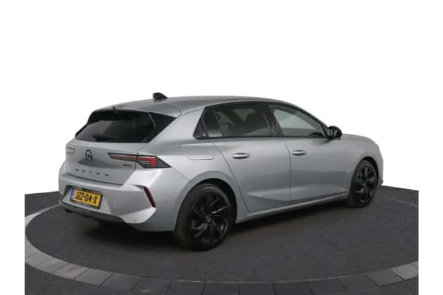 Opel Astra (2022) thumbnail 2