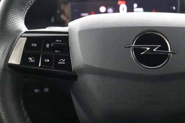 Opel Astra (2022) thumbnail 15