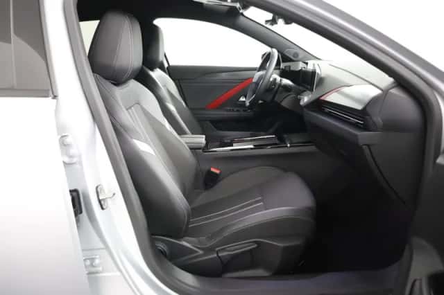 Opel Astra (2022) thumbnail 17