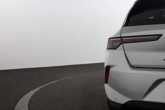 Opel Astra (2022) thumbnail 35