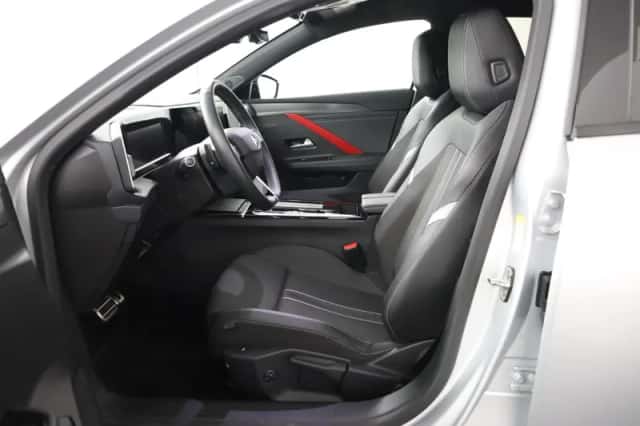 Opel Astra (2022) thumbnail 5