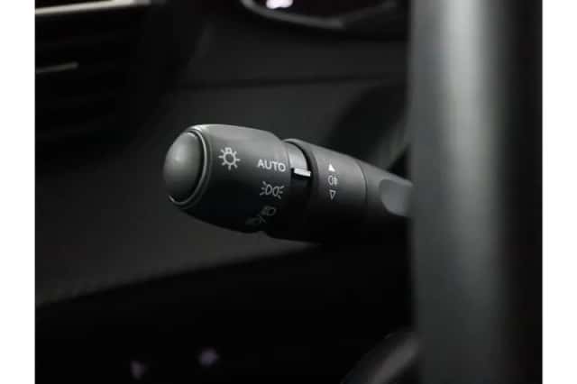 Peugeot 208 (2022) thumbnail 21