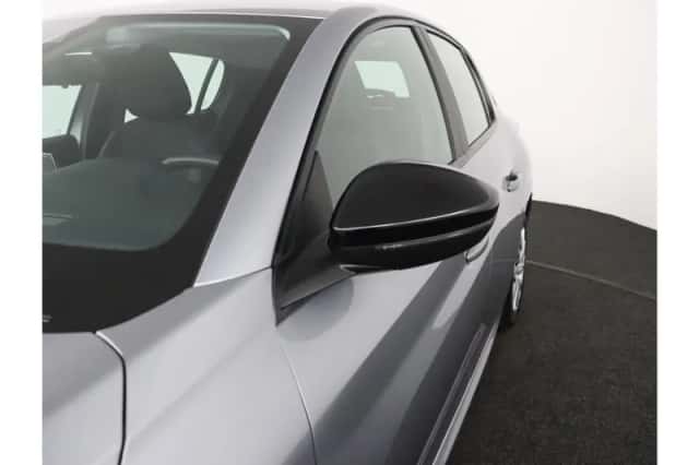Peugeot 208 (2022) thumbnail 27