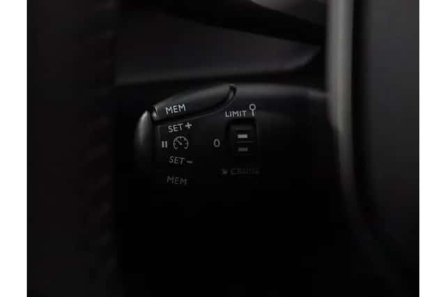 Peugeot 208 (2022) thumbnail 38