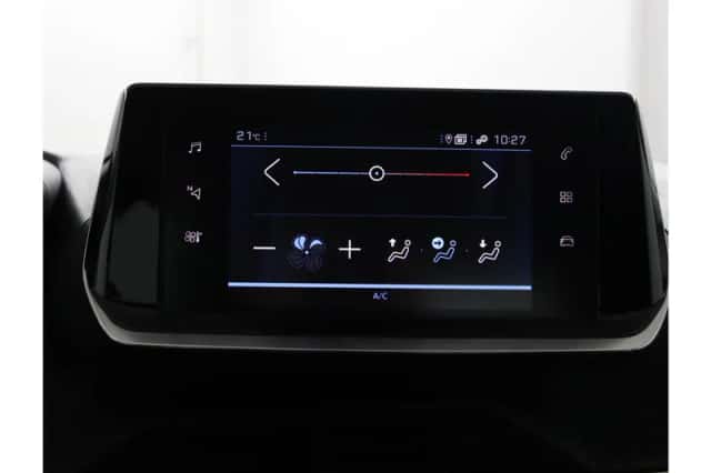 Peugeot 208 (2022) thumbnail 8