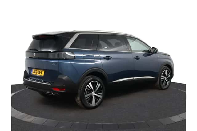 Peugeot 5008 (2022) thumbnail 2