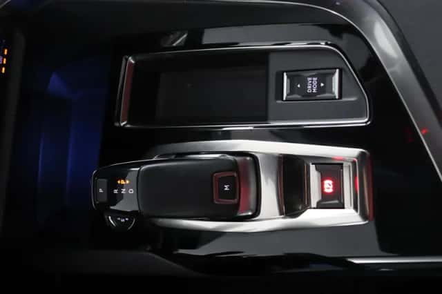Peugeot 5008 (2022) thumbnail 22