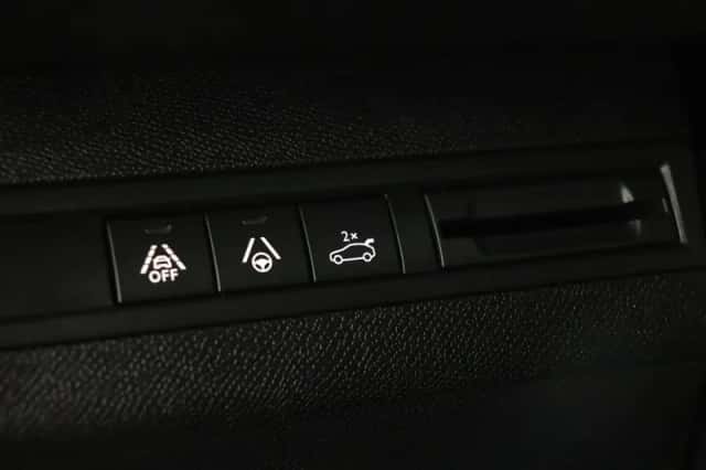 Peugeot 5008 (2022) thumbnail 25