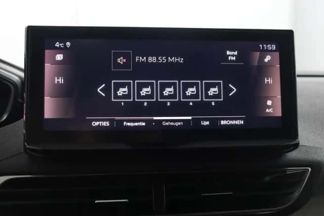 Peugeot 5008 (2022) thumbnail 9