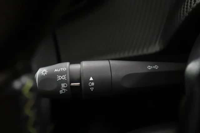 Peugeot e-208 (2021) thumbnail 24