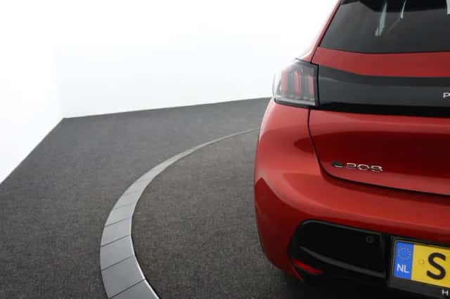Peugeot e-208 (2021) thumbnail 32