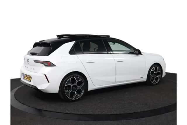 Opel Astra (2022) thumbnail 2