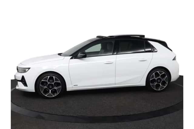 Opel Astra (2022) thumbnail 3