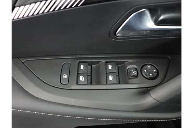 Peugeot 2008 (2025) thumbnail 18