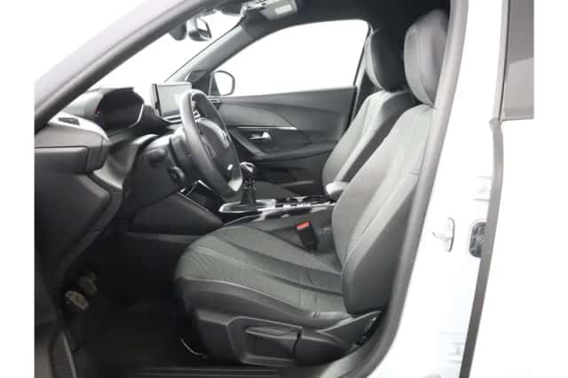 Peugeot 2008 (2025) thumbnail 5