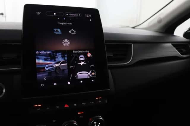 Renault Captur (2021) thumbnail 41