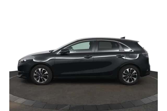 Kia Ceed (2025) thumbnail 3