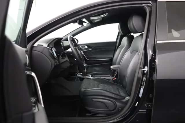 Kia Ceed (2025) thumbnail 5