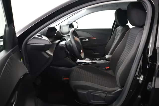 Peugeot e-208 (2023) thumbnail 5