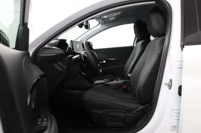 Peugeot 208 (2025) thumbnail 5